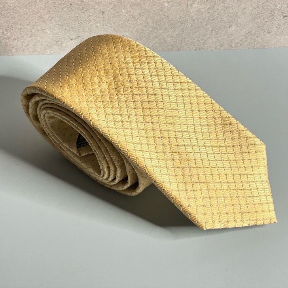 Calibrate Gold Textured 60” Silk Tie